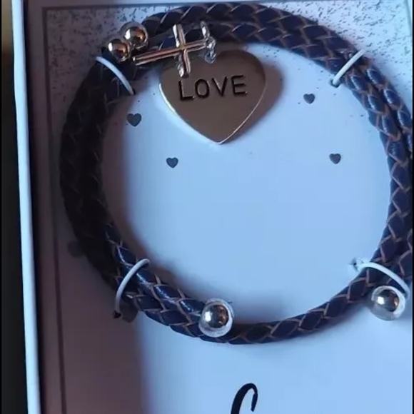 New Directions: Cross/Love Heart Bracelet: NEW IN BOX - Picture 4 of 7